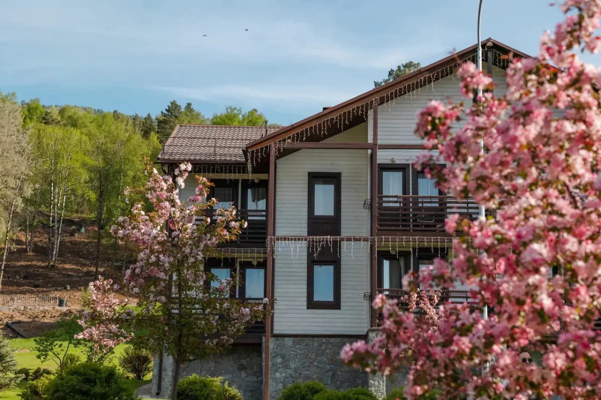 Отель 3* курорта Манжерок